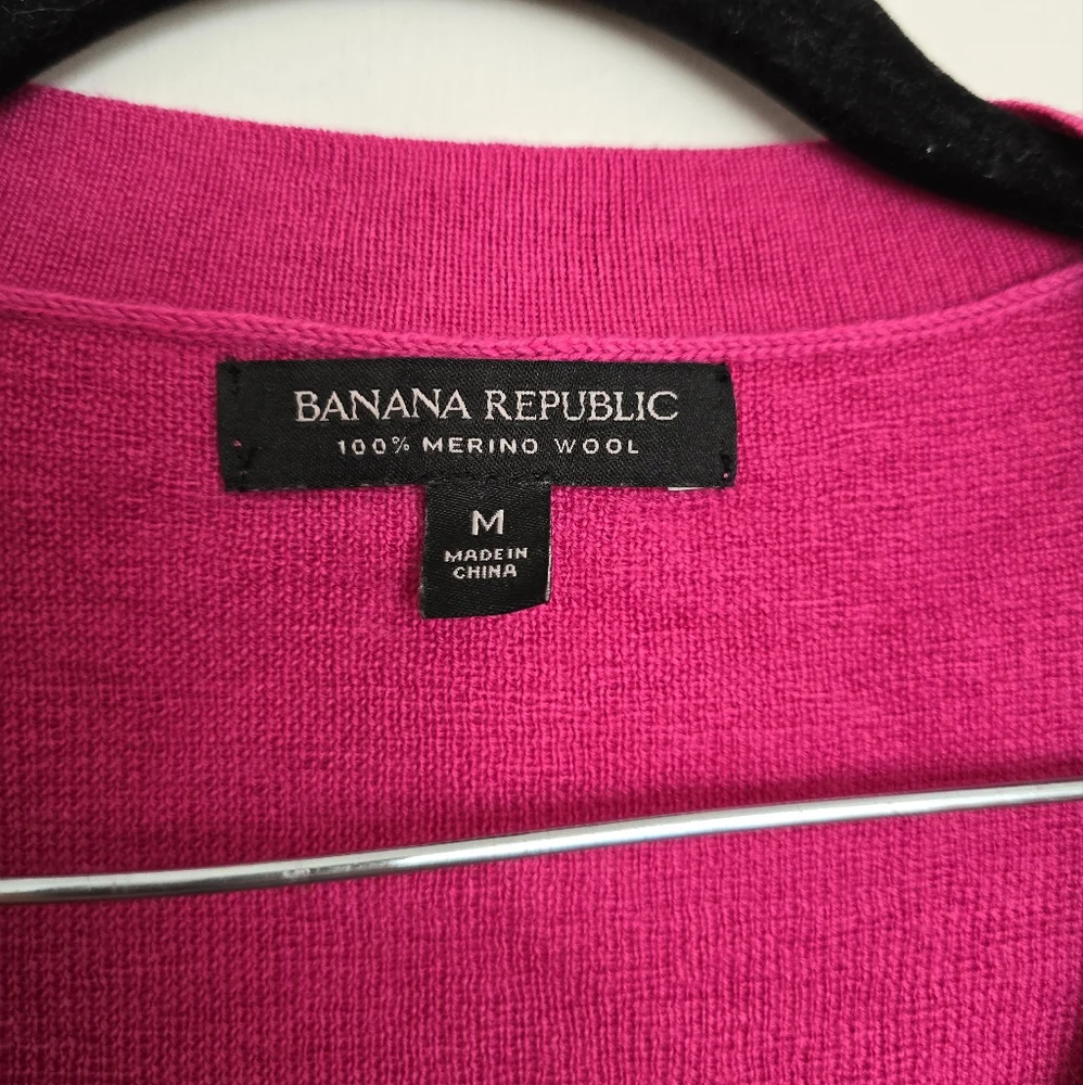 Banana Republic 100% Merino Wool V Neck Sweater Pink - Picture 3 of 3